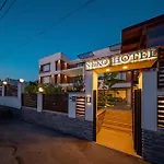 Hotel Neko